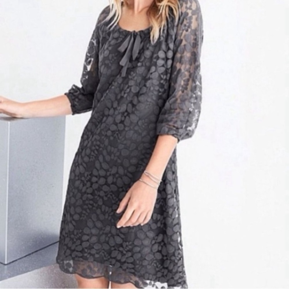 GARNET HILL grey lace shell dress